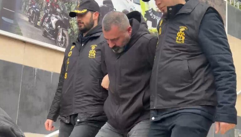 sosyal-medyada-asistan-araniyor-tuzagi-kadinlari-fuhusa-zorladigi-one-surulen-supheli-yakalandi-qE4qkWS5.jpg