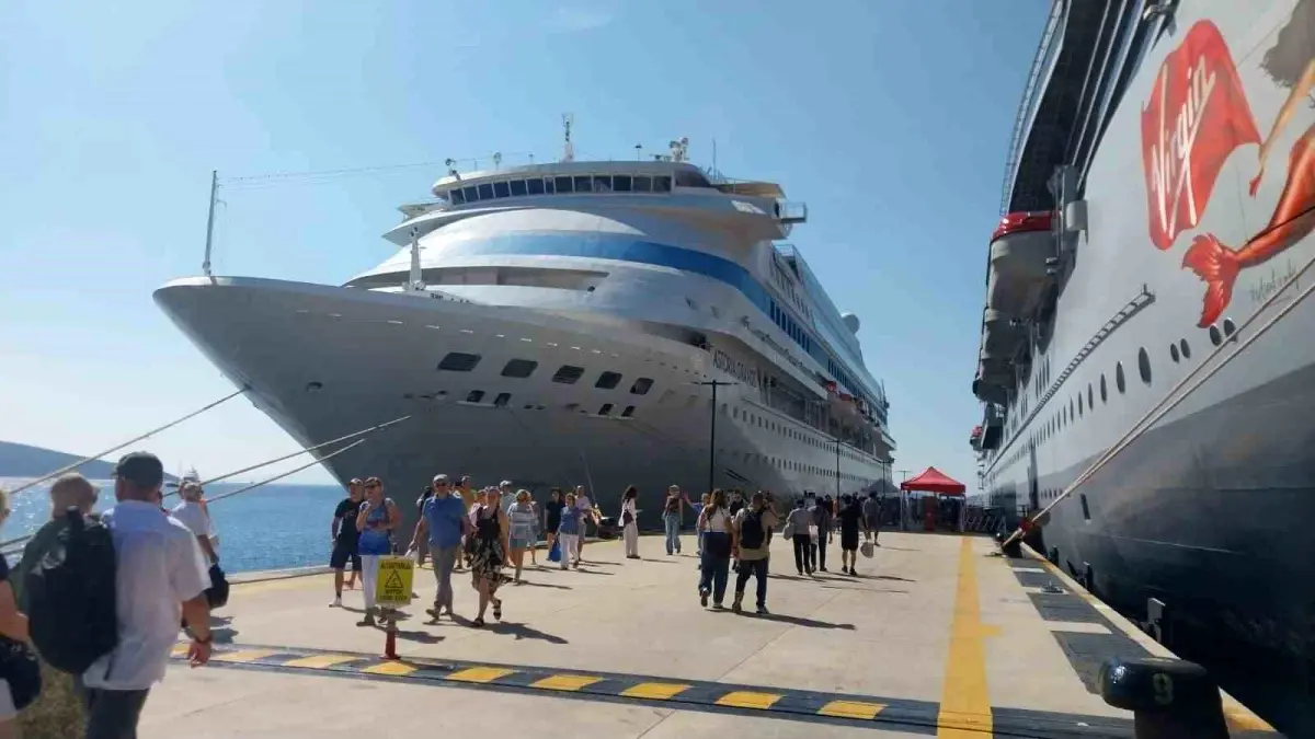 bodruma iki yolcu gemisi geldi sGrETUHG.jpg