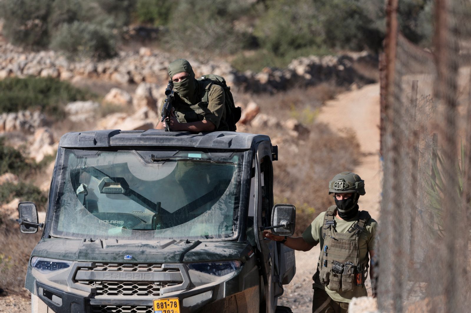 İsrail askerlerinin Batı Şeria’daki baskınlarında 3 Filistinli yaralandı