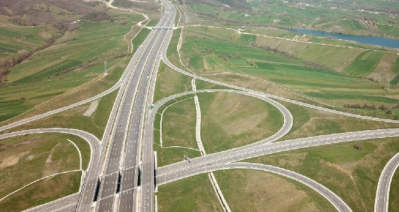 Dünyanın en uzun otoyolları belli oldu: İşte kıtaları birbirine bağlayan yollar