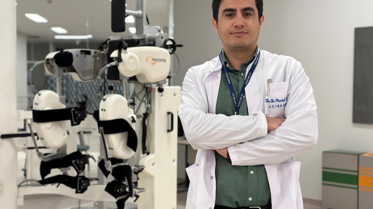 Felç ve omurilik hastalarında çığır açan tedavi: Doç. Dr. Mustafa Çorum’dan robotik öneri