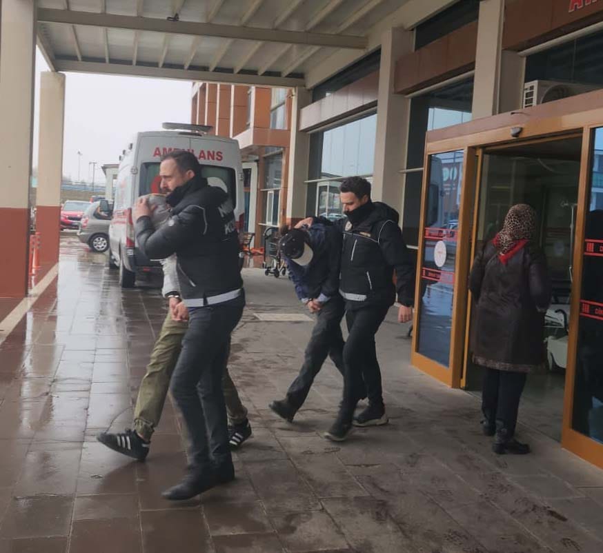 İç çamaşırı ve bot içine uyuşturucu sakladı